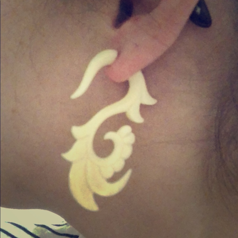 Faux gauge earnings